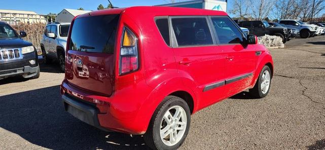 2011 kia soul +