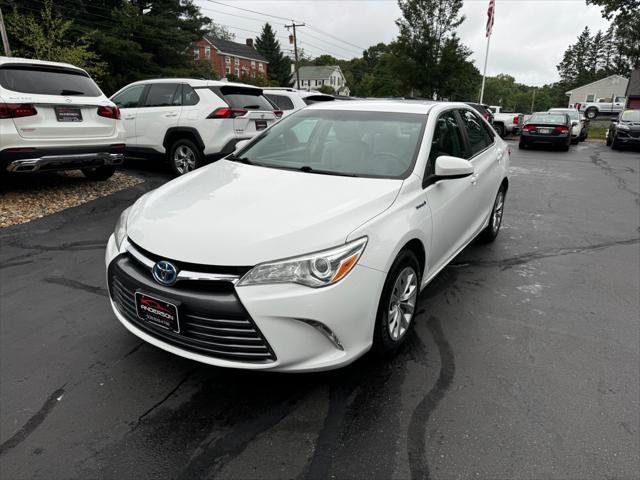 2016 toyota camry hybrid