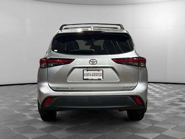 2021 toyota highlander le