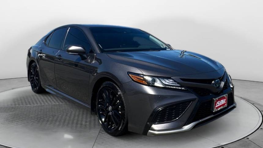 2023 toyota camry hybrid xse