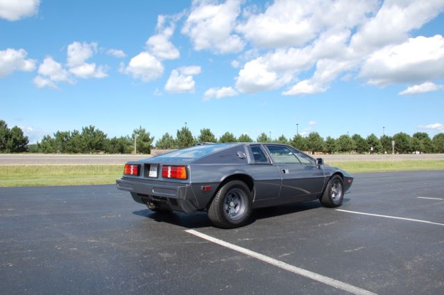 stunning lotus esprit
