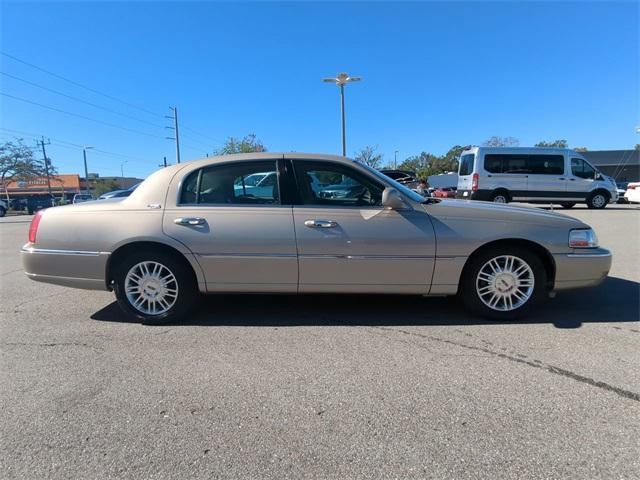 2008 lincoln town car signature limited