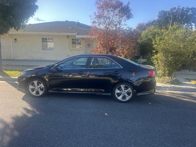 2012 toyota camry se