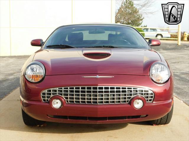 2004 ford thunderbird base