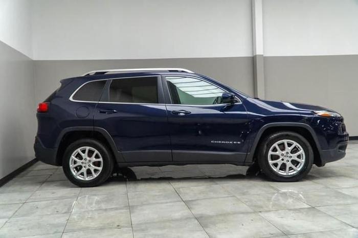 2016 jeep cherokee in barrett parkway, georgia