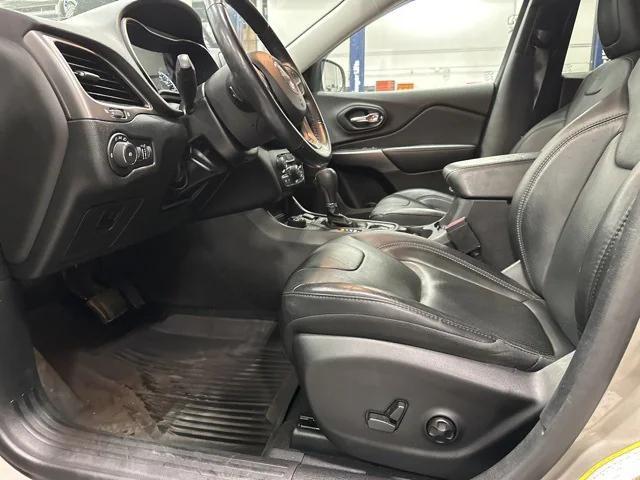 2021 jeep cherokee latitude lux 4x4