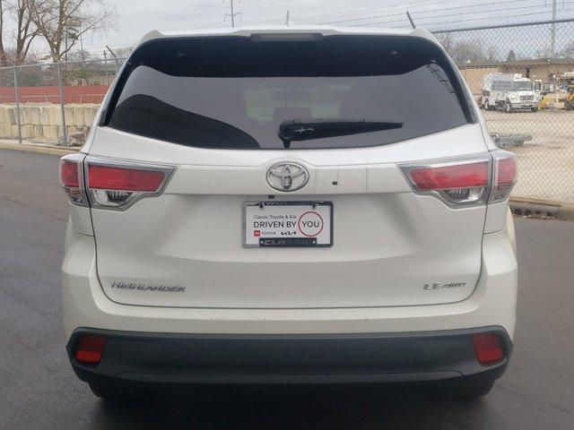 2016 toyota highlander le