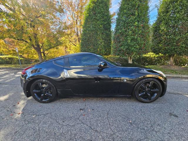 2009 nissan 370z base