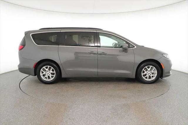 2022 chrysler pacifica touring l