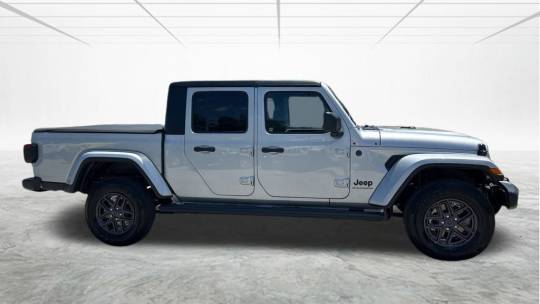 2024 Jeep Gladiator