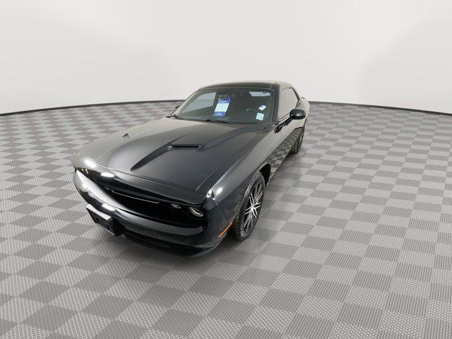 2018 dodge challenger sxt