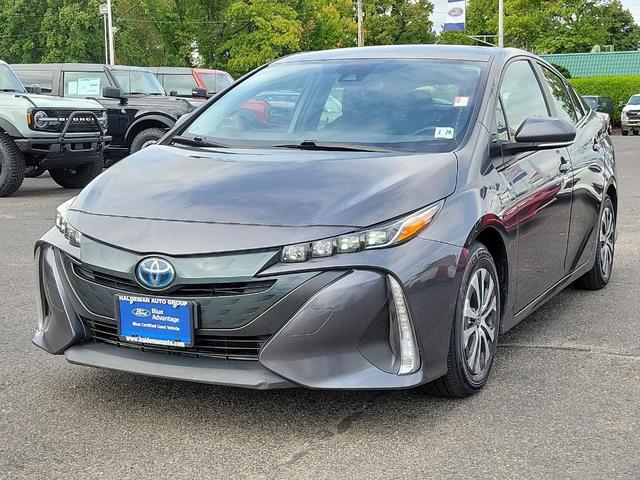 2021 toyota prius prime le
