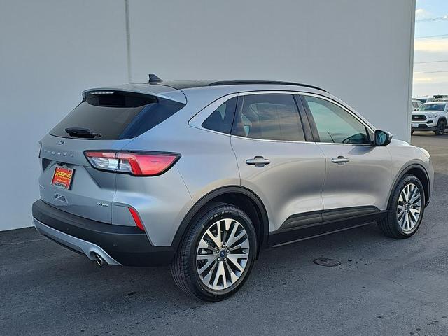 2022 ford escape titanium