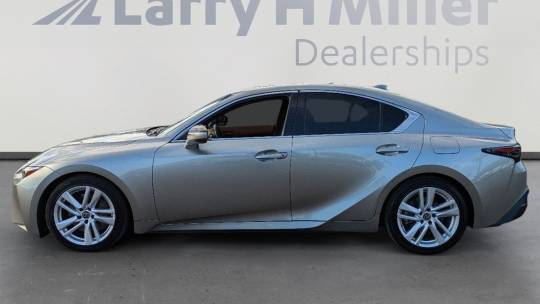 2021 Lexus IS