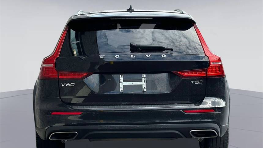 2021 volvo v60 cross country t5