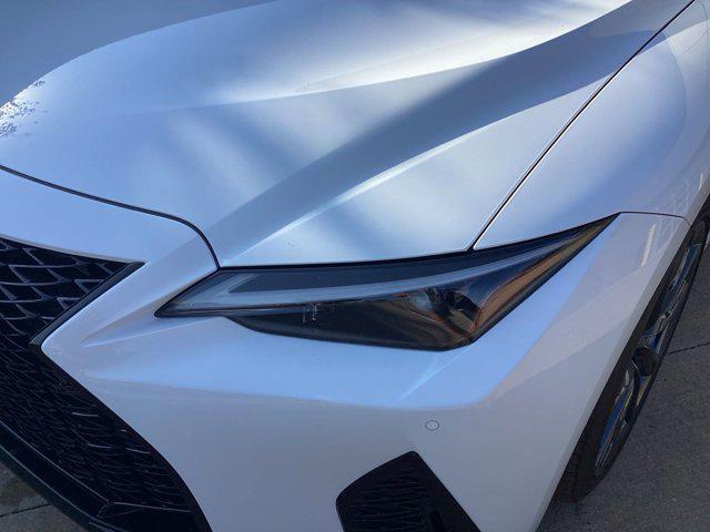 2022 lexus is 350 base