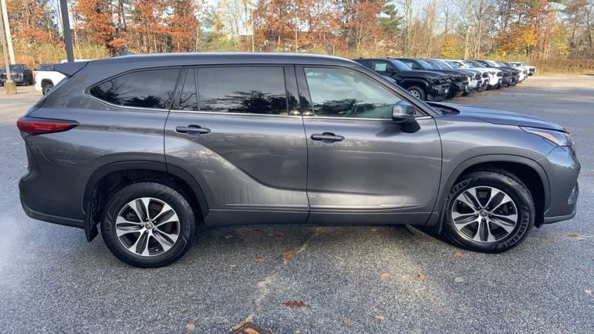 2021 toyota highlander xle