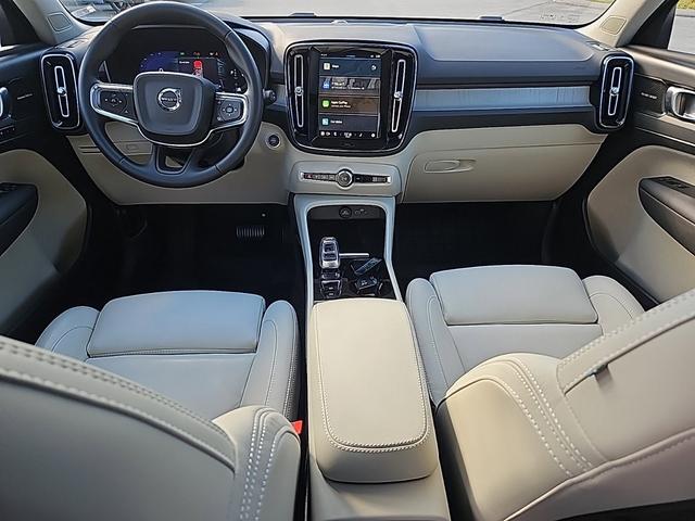 2024 volvo xc40 b5 ultimate dark
