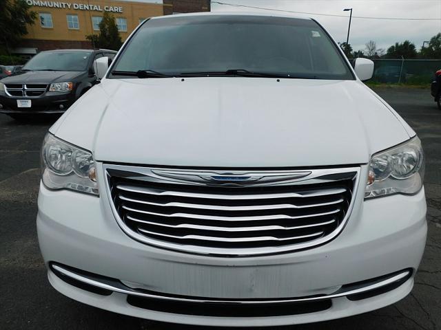 2016 chrysler town & country touring