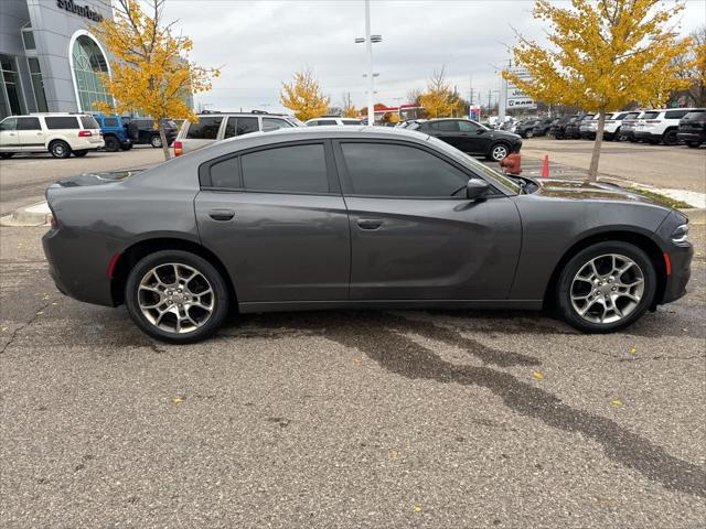 2016 dodge charger sxt