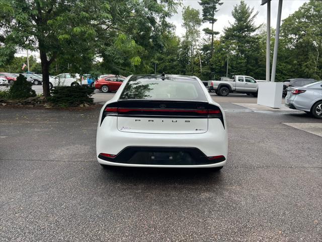 2024 toyota prius le