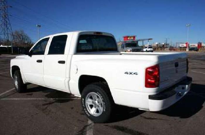 2009 dodge dakota crew cab 4x4 with 52k. miles in denver, co