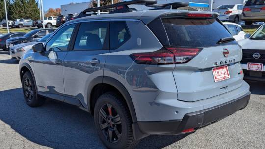 2025 Nissan se