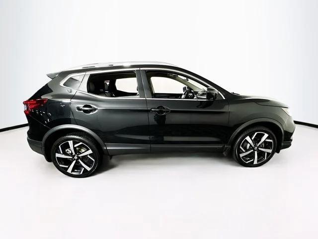 2022 nissan rogue sport sl