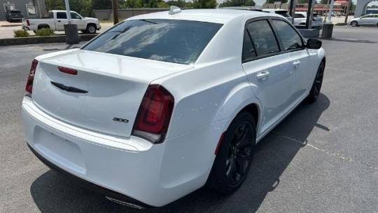 2021 Chrysler 300