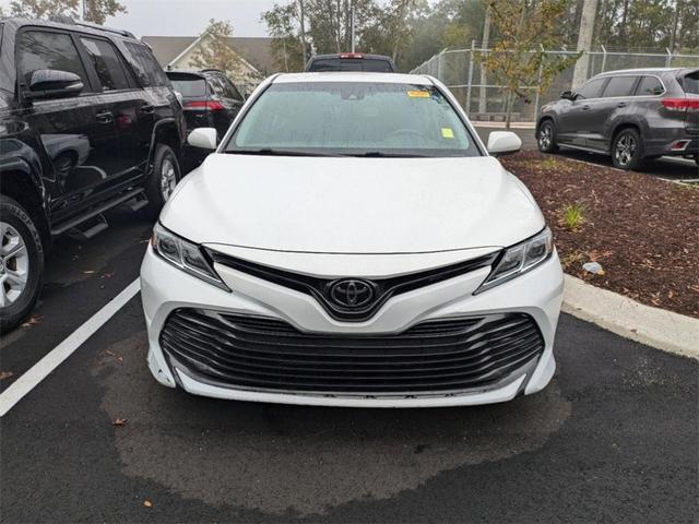 2018 toyota camry le