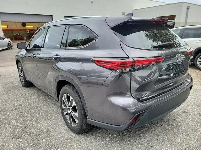 2021 toyota highlander xle