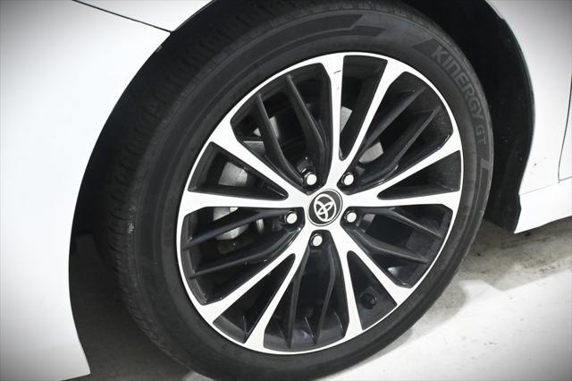 2020 toyota camry se