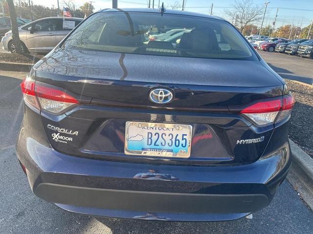 2022 toyota corolla hybrid le