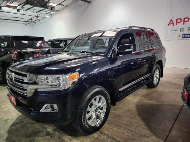 2019 toyota land cruiser base