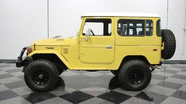 classic vintage chrome yota fj40 4x4 4.2 liter inline 6 4-speed manual transmiss