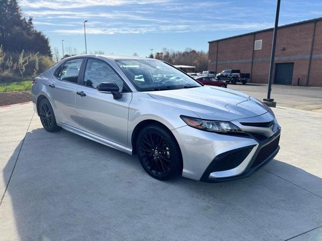 2022 toyota camry se nightshade