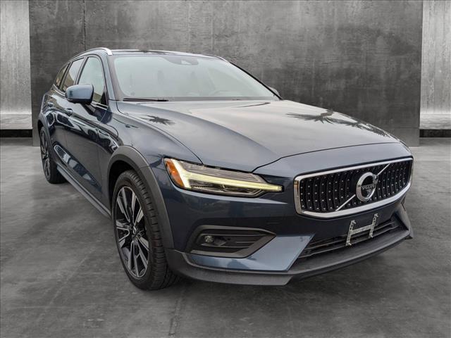 2021 volvo v60 cross country t5