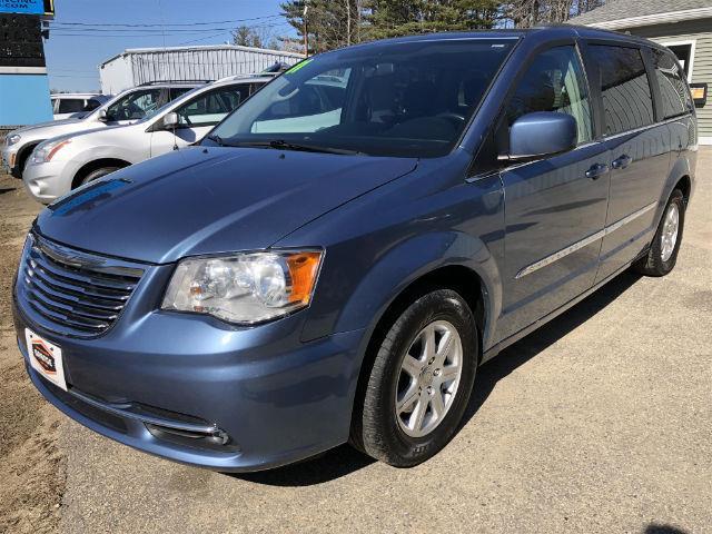 2011 chrysler town and country touring touring 4dr mini-van for sale in rochester, new hampshire