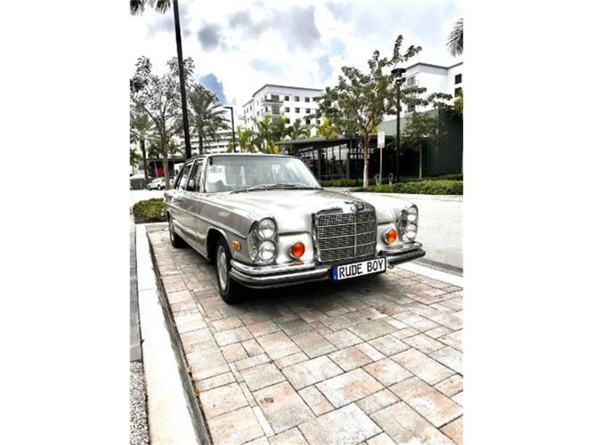 1971 mercedes-benz 280se in cadillac, michigan