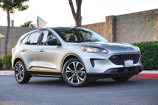2022 ford escape se
