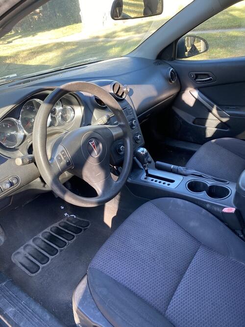 2006 pontiac g6, runs and drives as it should, has clean title, has 168,000 miles