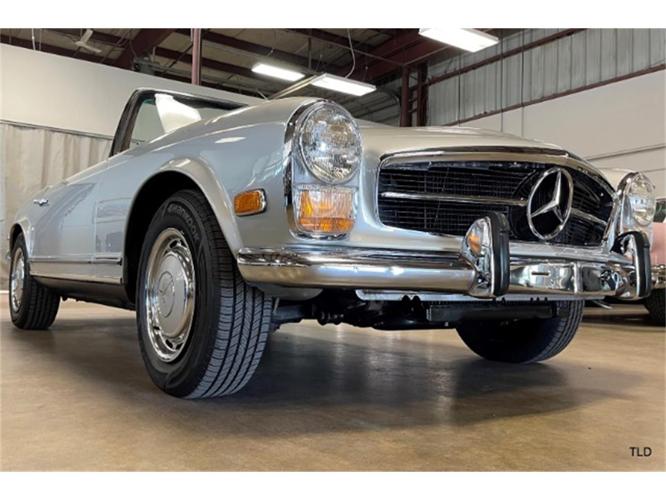 1969 mercedes-benz 280sl in chicago, illinois