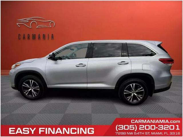 2019 toyota highlander le
