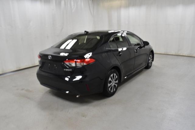 2022 toyota corolla hybrid le