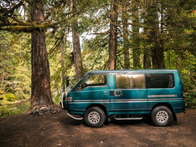 clean and beautiful 4wd 1993 mitsubishi delica 85k miles jdm rhd