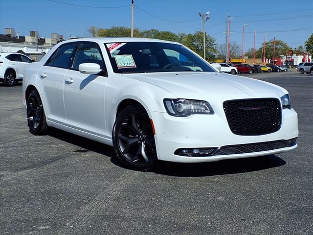 2022 chrysler 300 s
