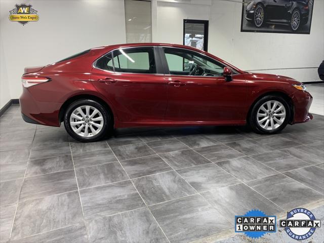 2018 toyota camry le