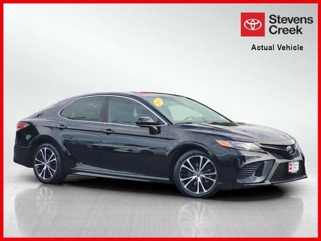 2020 toyota camry se