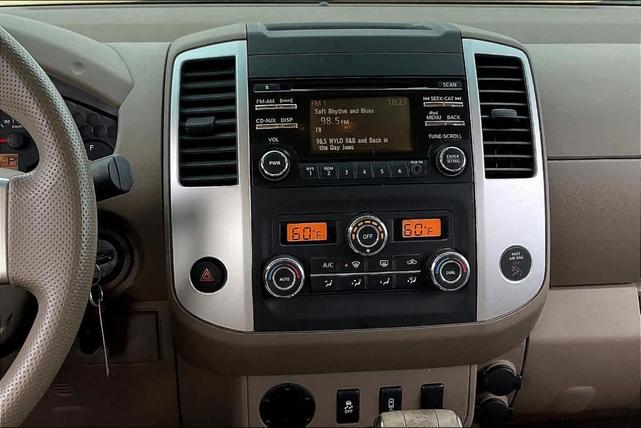 2013 nissan frontier sv