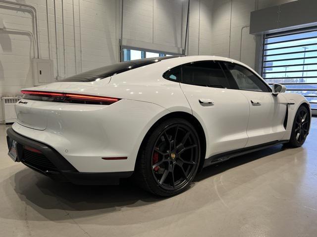 2022 porsche taycan gts
